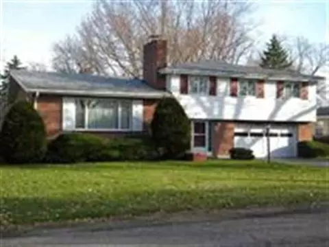 1213 Eustace Dr, Dixon, IL 61021 photo 1