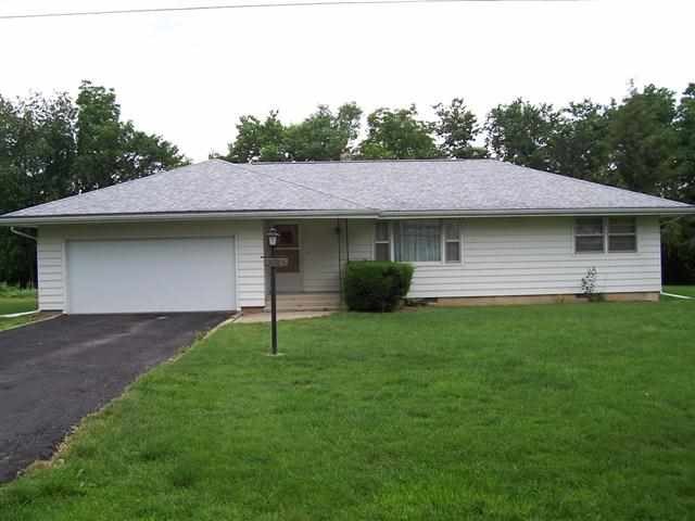 2105 Genesee St, Sterling, IL 61081 photo 1