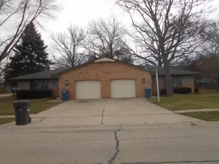 111-113 Deerpath Dr, Morris, IL 60450 photo 1