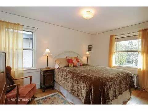 1530 W Juneway Ter, Chicago, IL 60626 photo 10