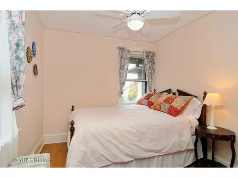 1530 W Juneway Ter, Chicago, IL 60626 photo 13