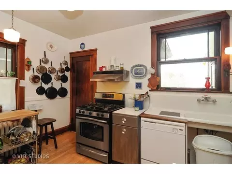 1530 W Juneway Ter, Chicago, IL 60626 photo 7