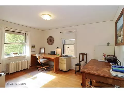 1530 W Juneway Ter, Chicago, IL 60626 photo 11