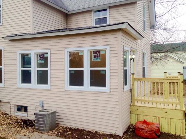 421 E 8th St, Lockport, IL 60441 photo 2