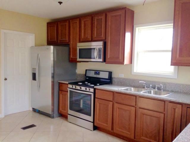 421 E 8th St, Lockport, IL 60441 photo 7