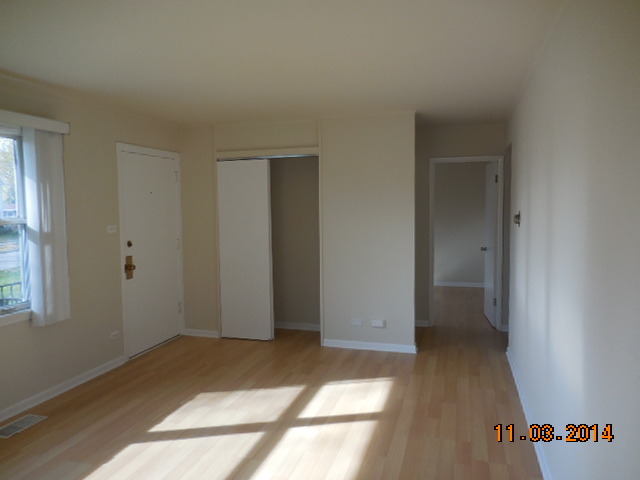 2106 Eastman St, Rolling Meadows, IL 60008 photo 3