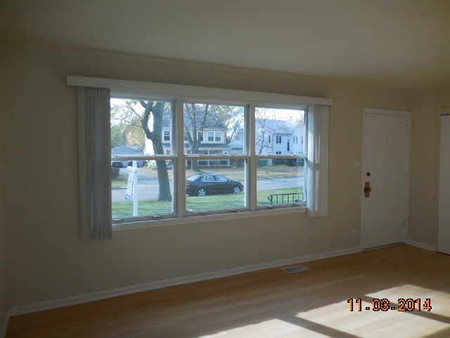 2106 Eastman St, Rolling Meadows, IL 60008 photo 2