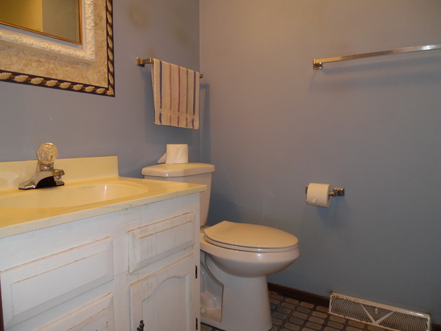 51 E Highland Dr, Bristol, IL 60512 photo 18