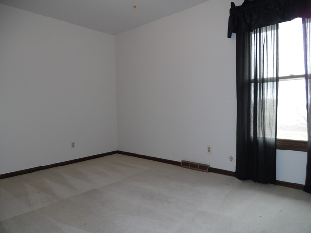 51 E Highland Dr, Bristol, IL 60512 photo 14