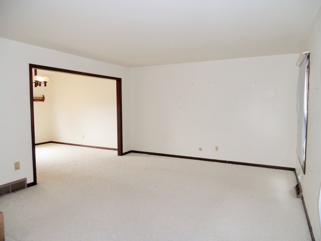 51 E Highland Dr, Bristol, IL 60512 photo 5