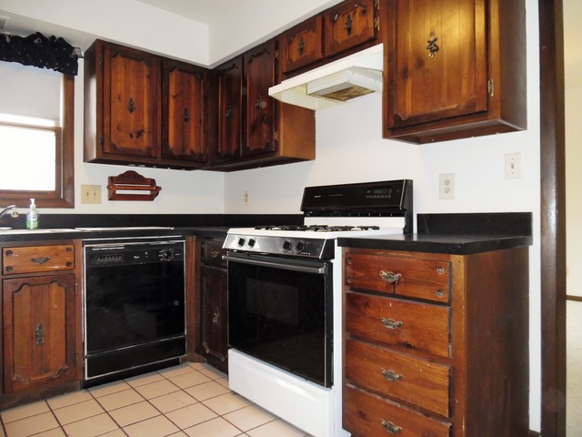 51 E Highland Dr, Bristol, IL 60512 photo 9
