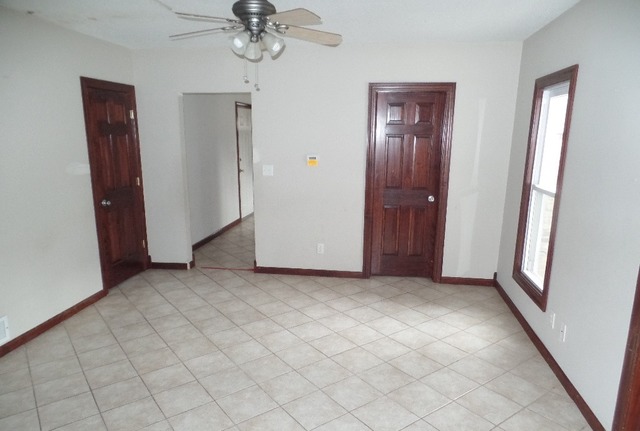 418 E Jackson St, Joliet, IL 60432 photo 1