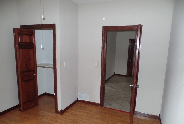 418 E Jackson St, Joliet, IL 60432 photo 11