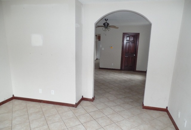 418 E Jackson St, Joliet, IL 60432 photo 3