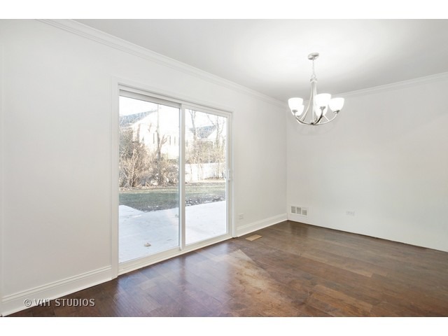 400 Northview Ln, Hoffman Estates, IL 60169 photo 2