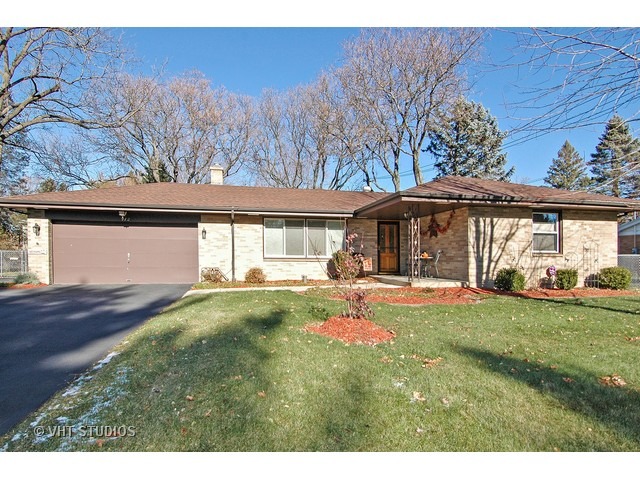 972 Hillcrest Rd, Elgin, IL 60123 photo 1