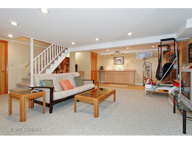 972 Hillcrest Rd, Elgin, IL 60123 photo 8