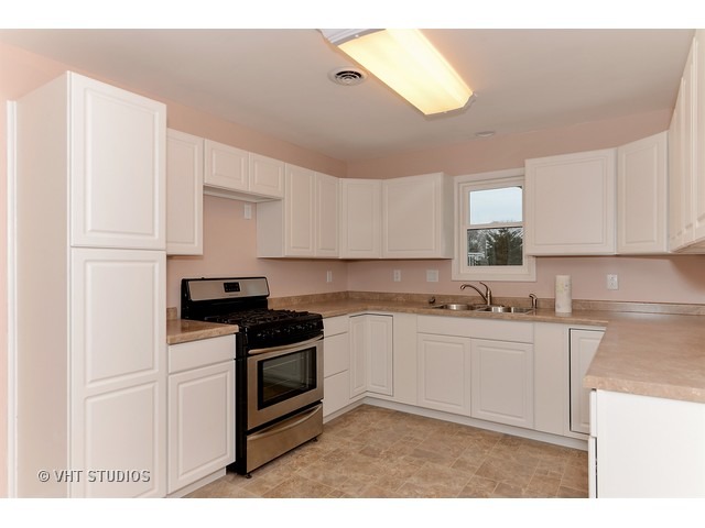 936 N Main Ave, Kankakee, IL 60901 photo 3