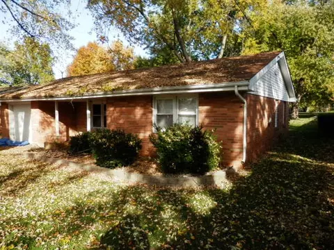 161 N Bates Ave, Kankakee, IL 60901 photo 3