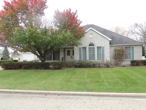 2812 Debo Dr, Peru, IL 61354 photo 1