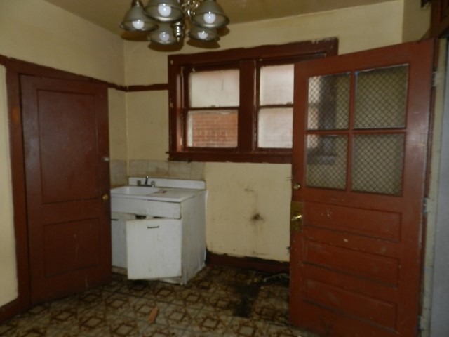 7012 S Artesian Ave, Chicago, IL 60629 photo 5