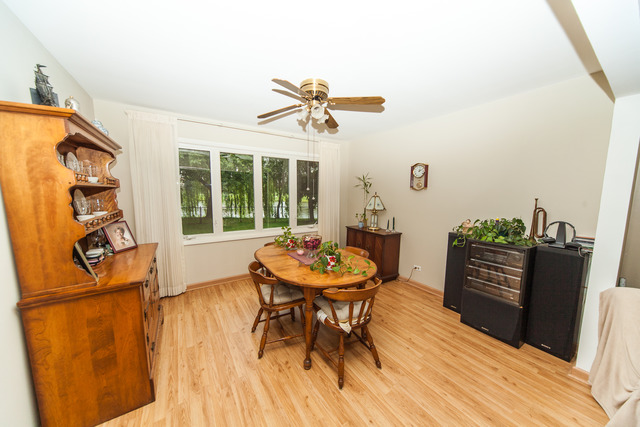 971 Dearborn Cir, Carol Stream, IL 60188 photo 3