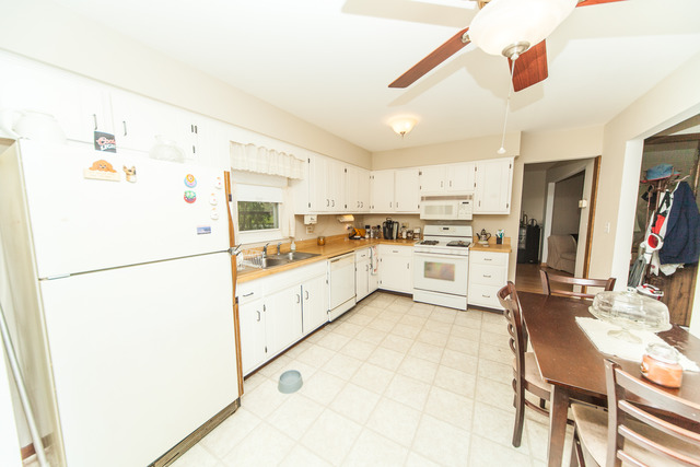 971 Dearborn Cir, Carol Stream, IL 60188 photo 5