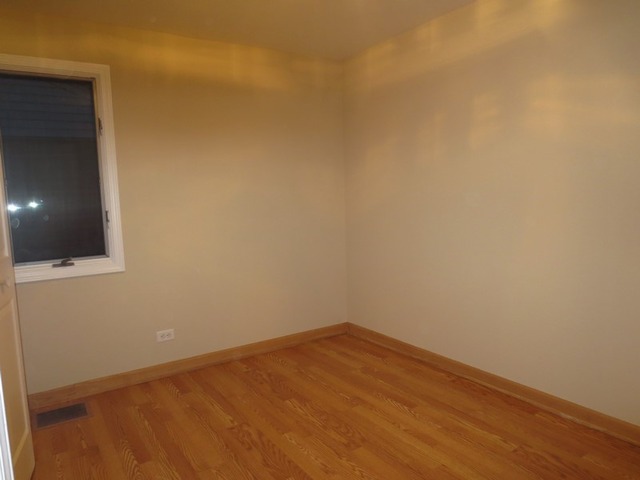 2092 Sherwin Ave, Des Plaines, IL 60018 photo 4