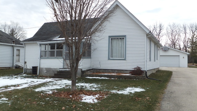 503 E Main St, Durand, IL 61024 photo 1