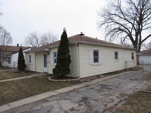 8223 44th Pl, Lyons, IL 60534 photo 1