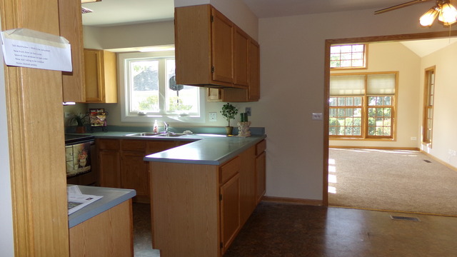 565 Northview Ln, Hoffman Estates, IL 60169 photo 4