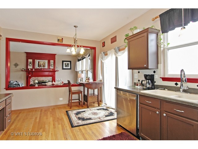 1020 Spinnaker St, Elgin, IL 60123 photo 4
