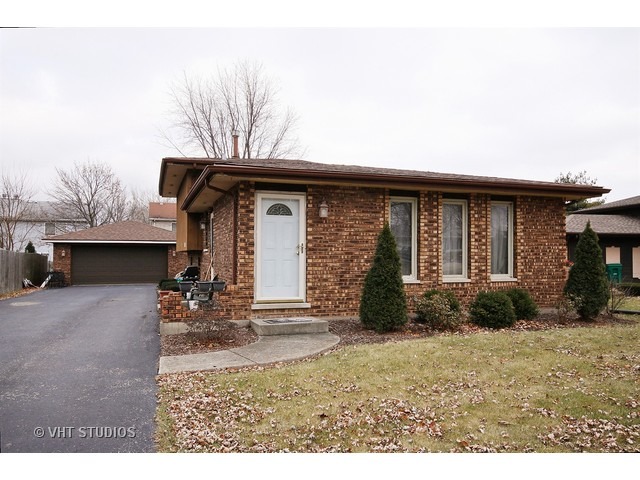 1502 Summit Dr, Lockport, IL 60441 photo 1