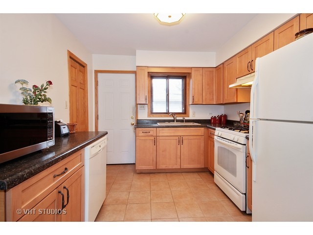 1502 Summit Dr, Lockport, IL 60441 photo 3