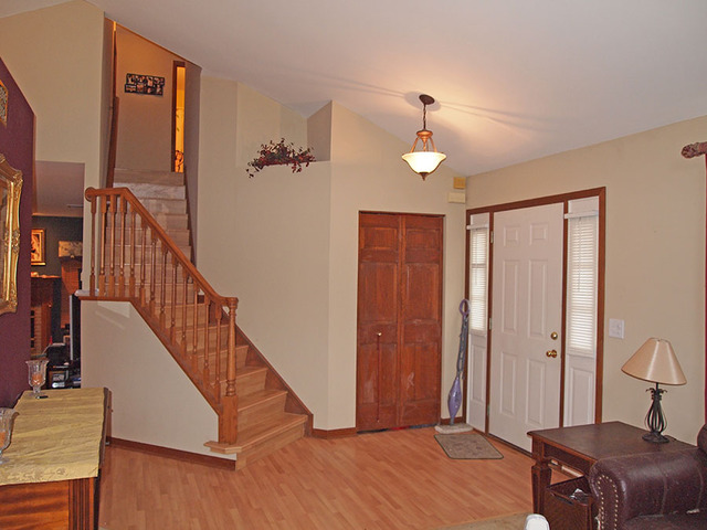 1432 Huntcliff Rd, Bartlett, IL 60103 photo 2