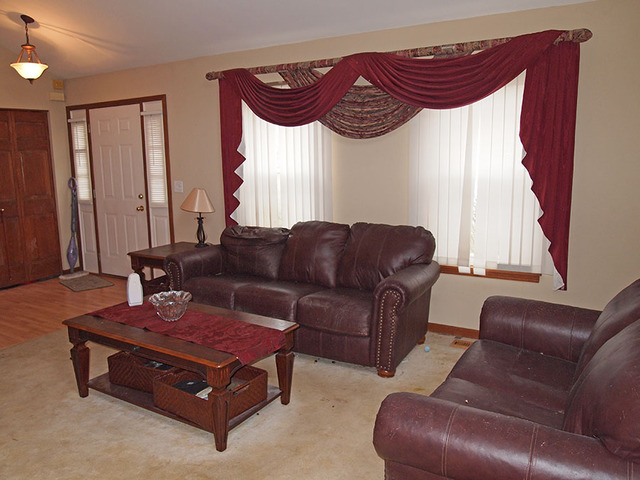 1432 Huntcliff Rd, Bartlett, IL 60103 photo 4