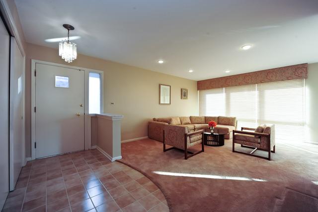 829 N Long Rd, Glenview, IL 60025 photo 2