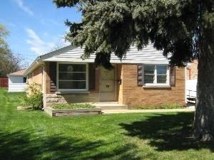112 Spring St, Roselle, IL 60172 photo 1
