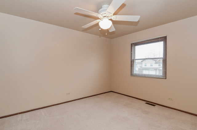 4425 Beacon Ct, Hoffman Estates, IL 60192 photo 13