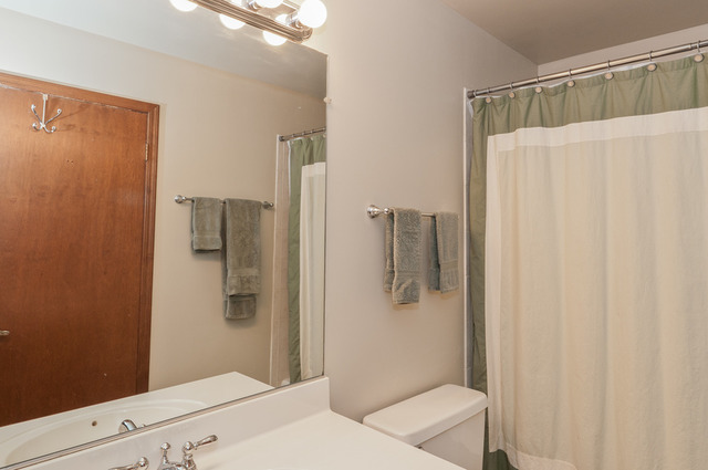 4425 Beacon Ct, Hoffman Estates, IL 60192 photo 17