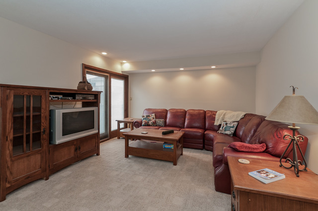 4425 Beacon Ct, Hoffman Estates, IL 60192 photo 8