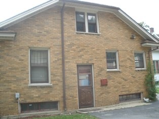 335 Watres Pl, Elgin, IL 60120 photo 1