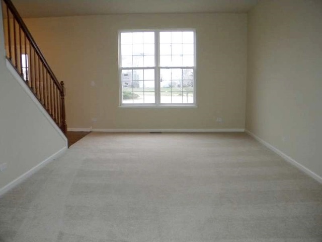 2526 Rourke Dr, Aurora, IL 60503 photo 3