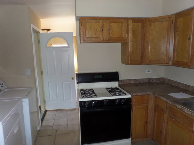 813 N Center St, Joliet, IL 60435 photo 15