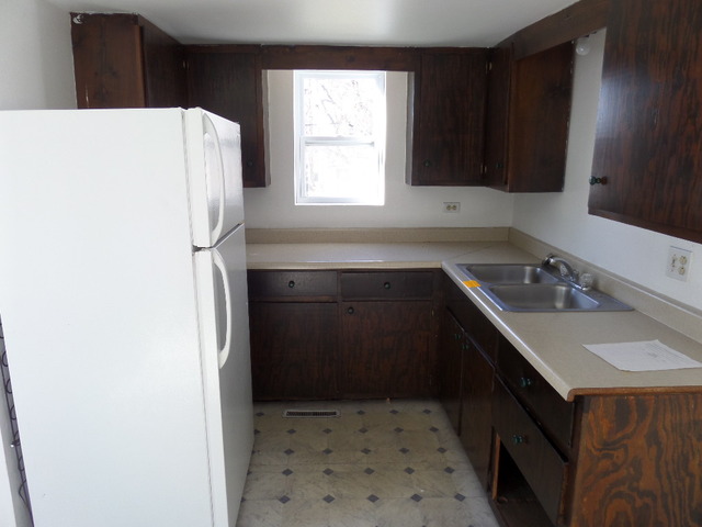813 N Center St, Joliet, IL 60435 photo 6