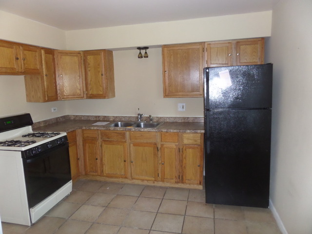 813 N Center St, Joliet, IL 60435 photo 14