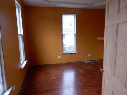 466 Stella St, Elgin, IL 60120 photo 2