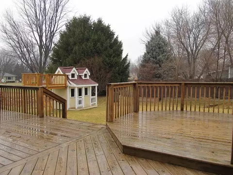 639 Walnut Ave, Maple Park, IL 60151 photo 2