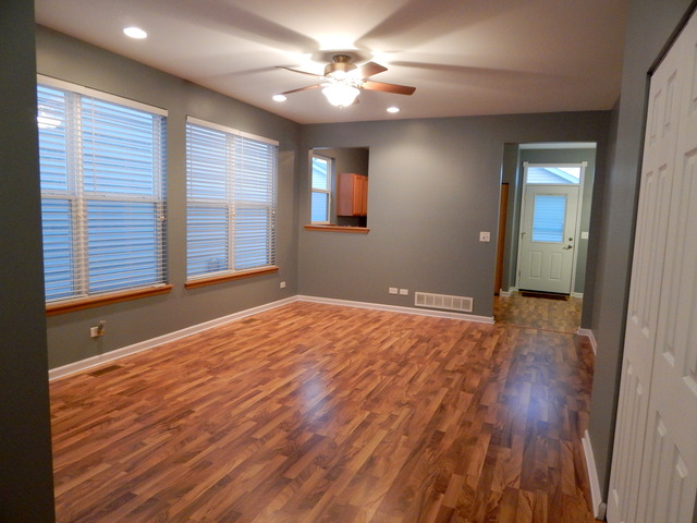 2153 Union Mill Dr, Aurora, IL 60503 photo 2