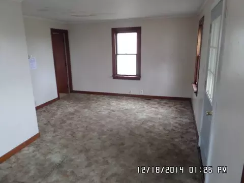 330 N Main St, Creston, IL 60113 photo 2